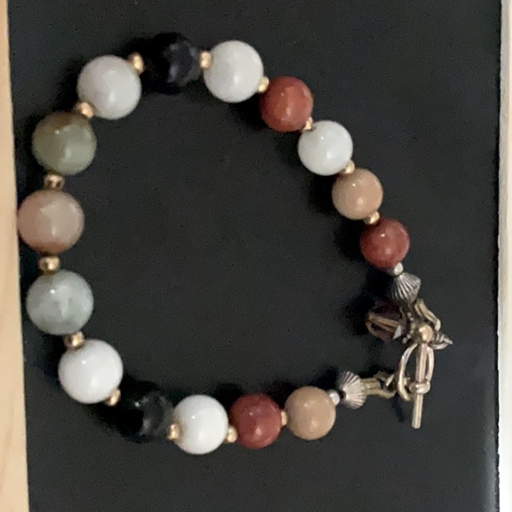 Elegant Multicolor Beaded Bracelet